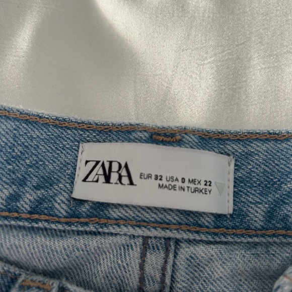 Zara lightwash wide leg jeans - Picture 2 of 3